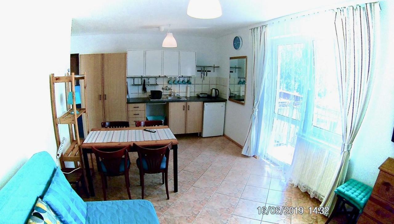 Czarny Bursztyn Apartment จิปโนแวค ภายนอก รูปภาพ
